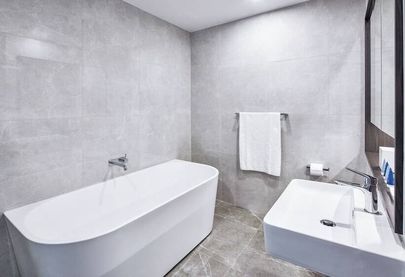 בית מלון כפרי Meriton Suites George Street, Parramatta