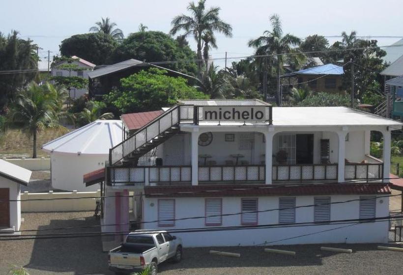 هتل Michelo Suites