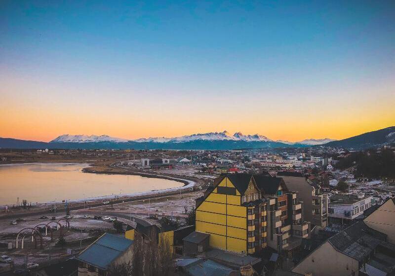 בית מלון כפרי Monaco