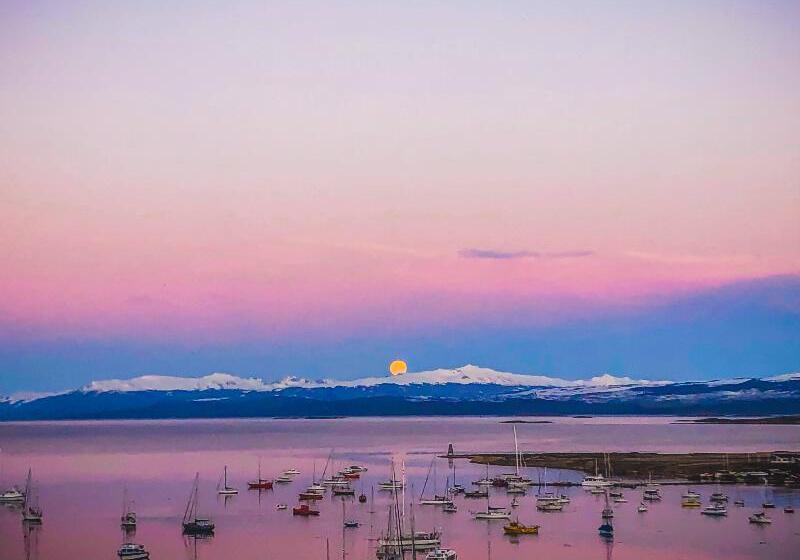 בית מלון כפרי Monaco