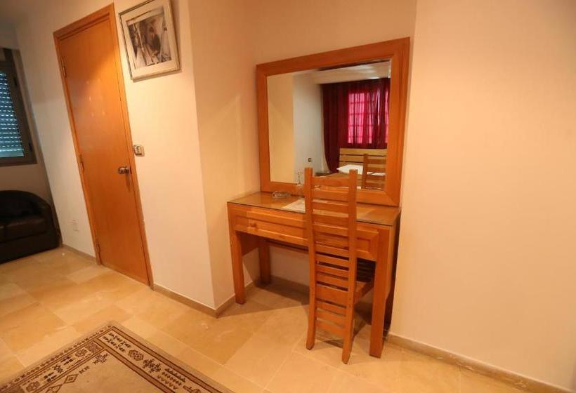 هتل Naher El Founoun