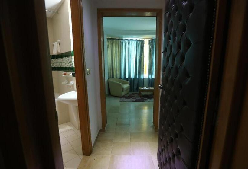 هتل Naher El Founoun