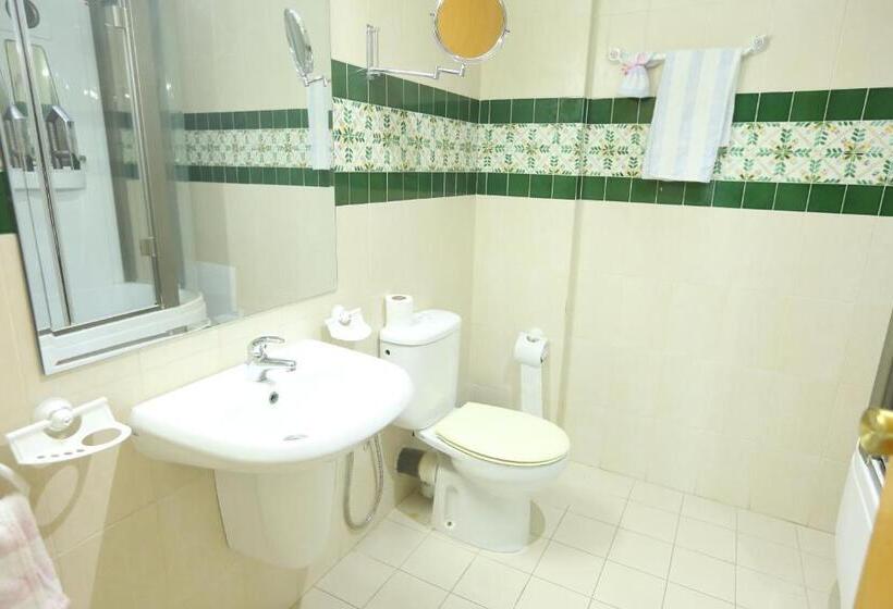 هتل Naher El Founoun