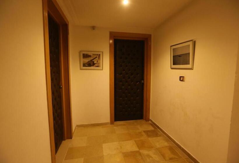 هتل Naher El Founoun