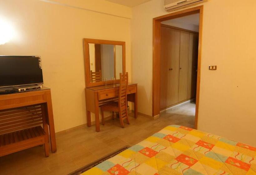 هتل Naher El Founoun