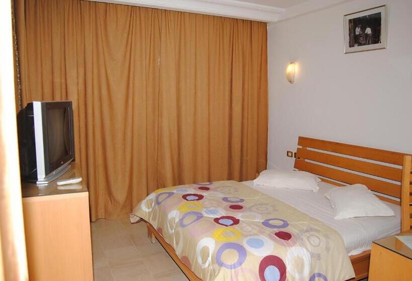 هتل Naher El Founoun