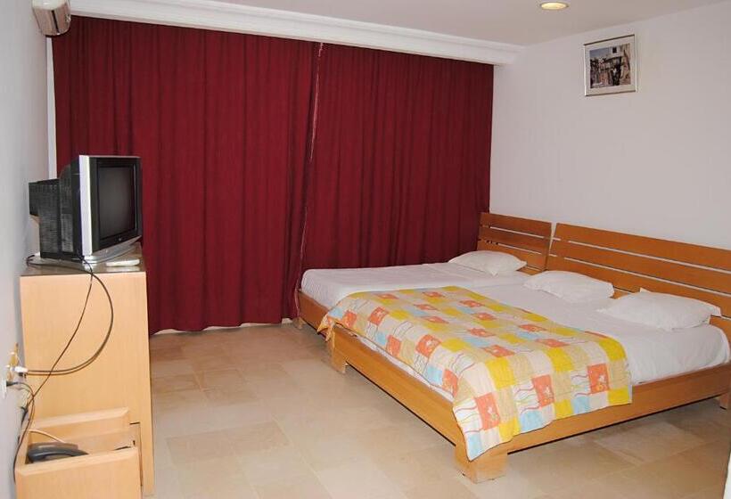 هتل Naher El Founoun