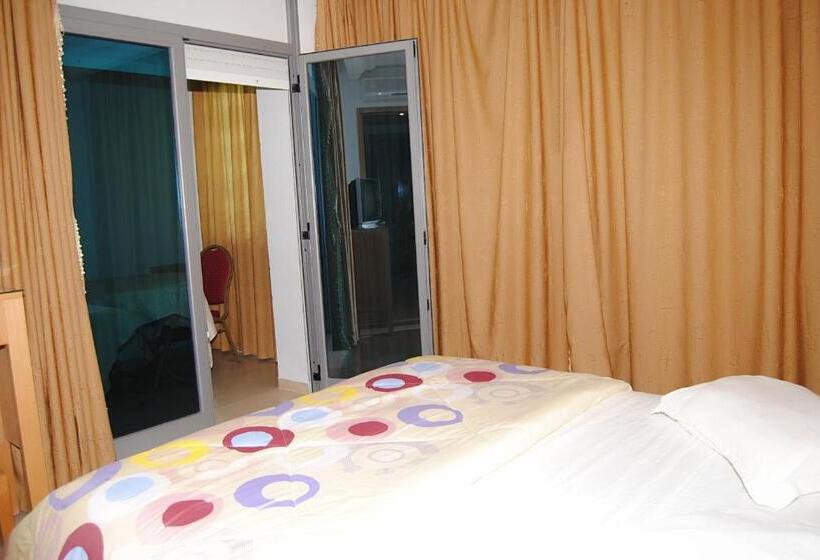 هتل Naher El Founoun