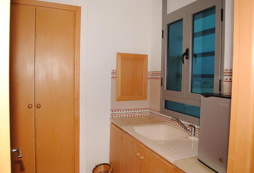 هتل Naher El Founoun