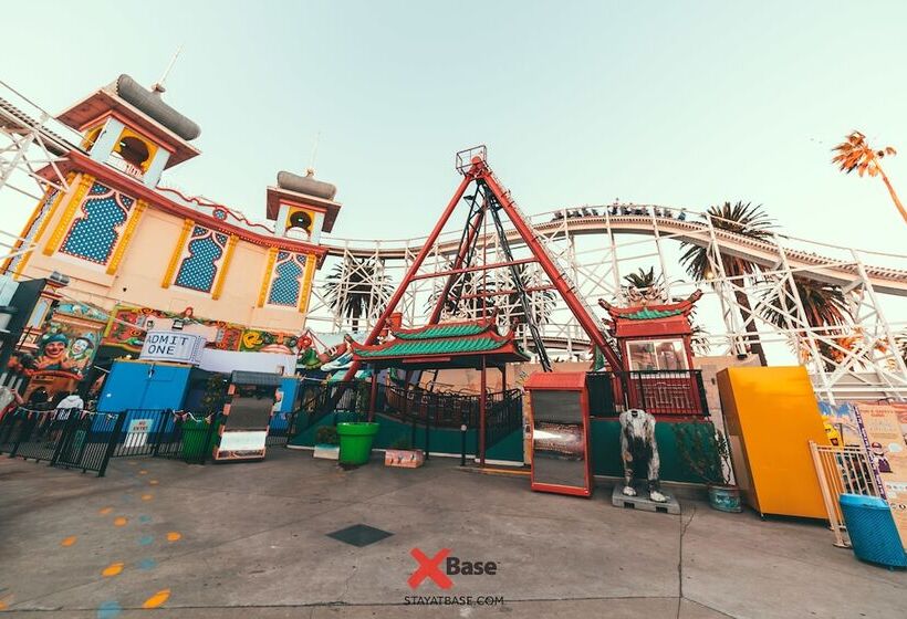 Отель Nomads St Kilda