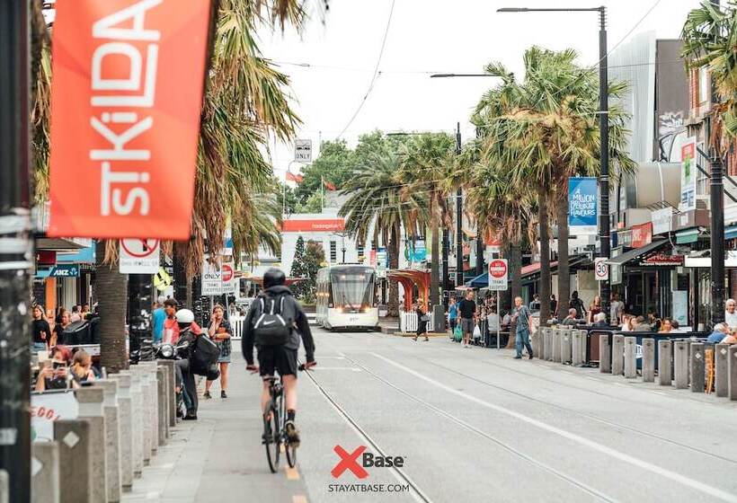 Отель Nomads St Kilda