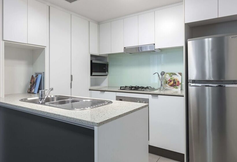 בית מלון כפרי Oaks Brisbane Festival Suites