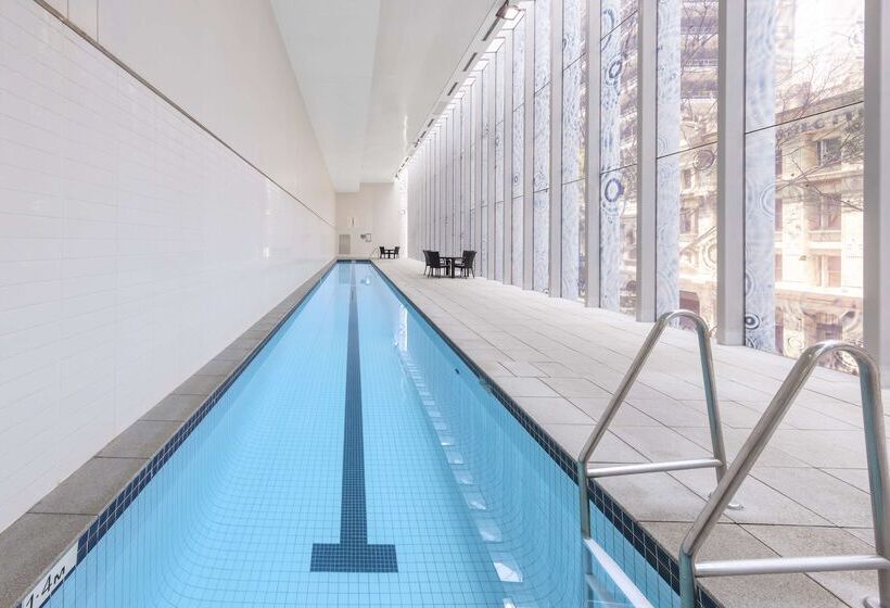 هتل Oaks Brisbane On Charlotte Suites