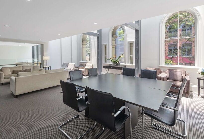 בית מלון כפרי Oaks Brisbane On Charlotte Suites