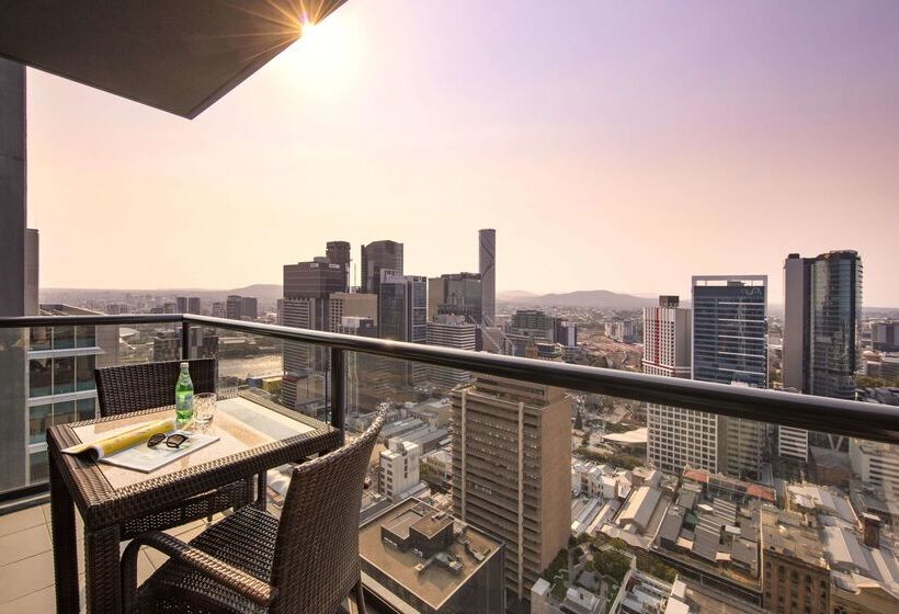 هتل Oaks Brisbane On Charlotte Suites