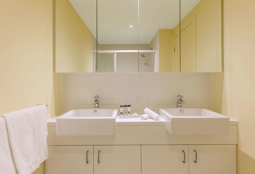 فندق Oaks Melbourne On Lonsdale Suites