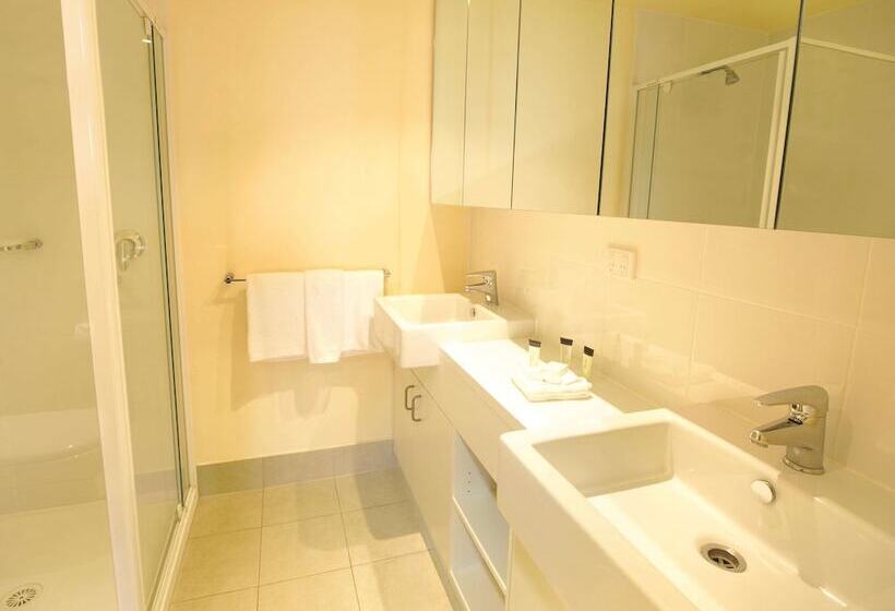 فندق Oaks Melbourne On Lonsdale Suites