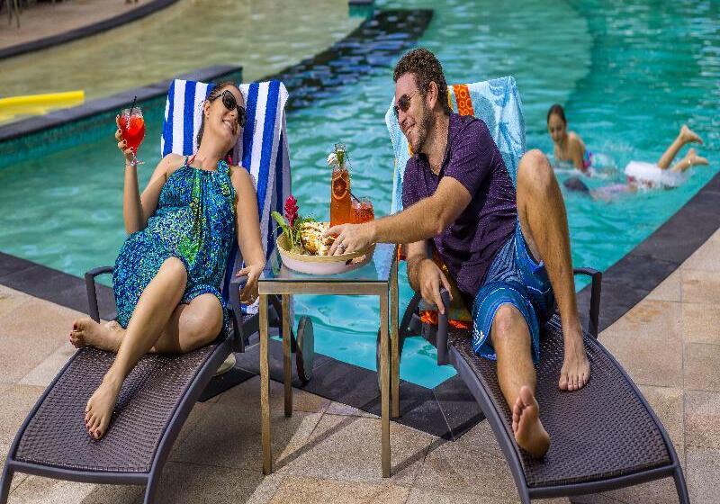 هتل Paradise Palms Resort