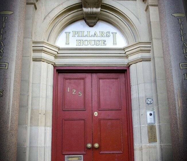 בית מלון כפרי Pillars House