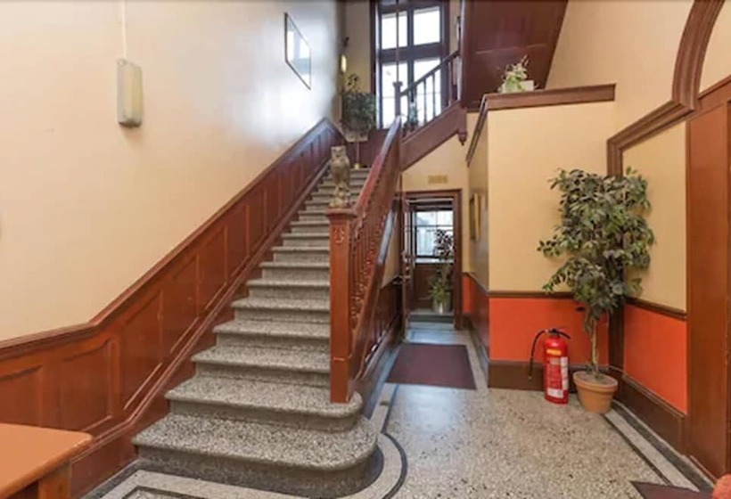 בית מלון כפרי Pillars House