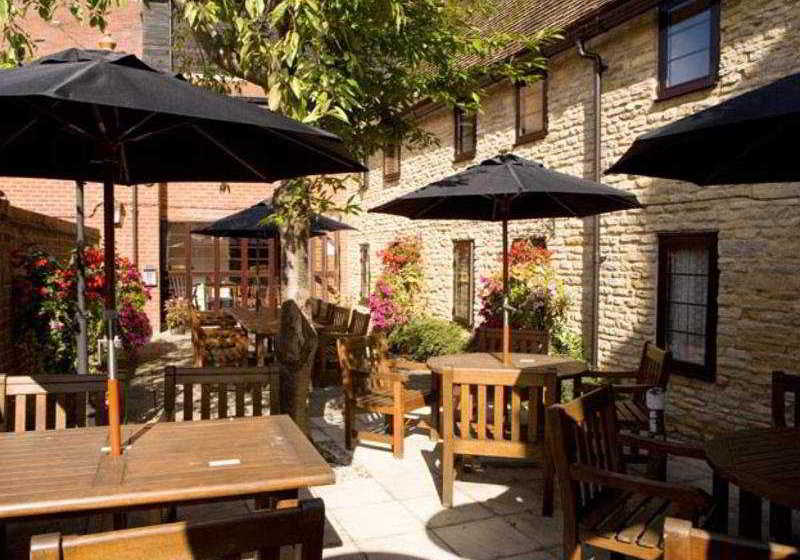 Отель The Queens Head Inn