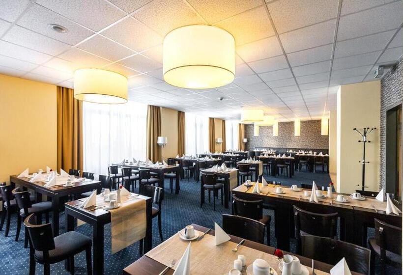 Отель Royal International Leipzig