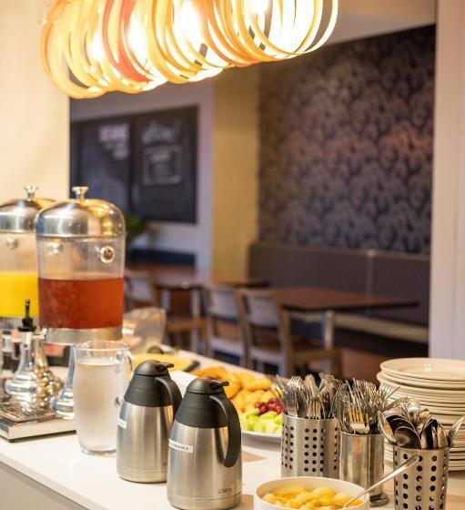 בית מלון כפרי Royal Pacific