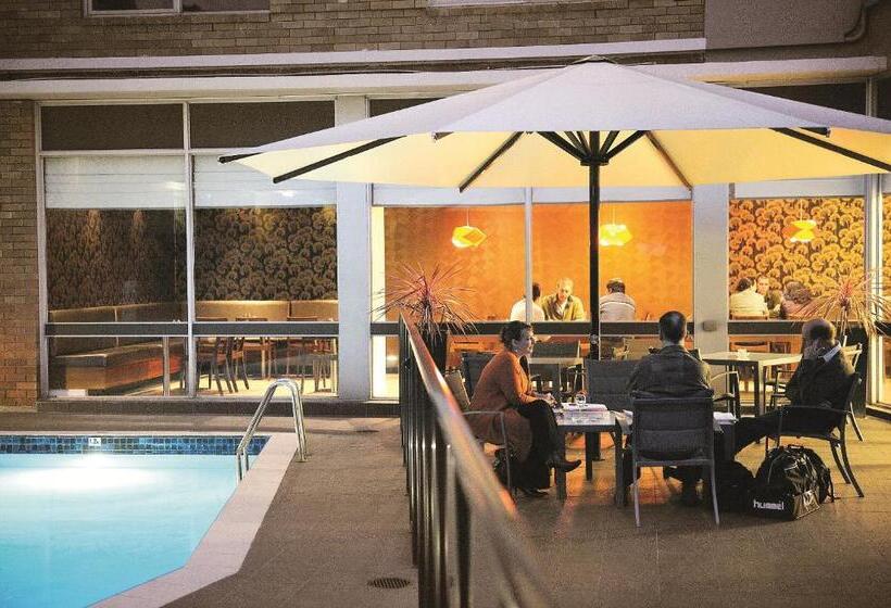 בית מלון כפרי Royal Pacific