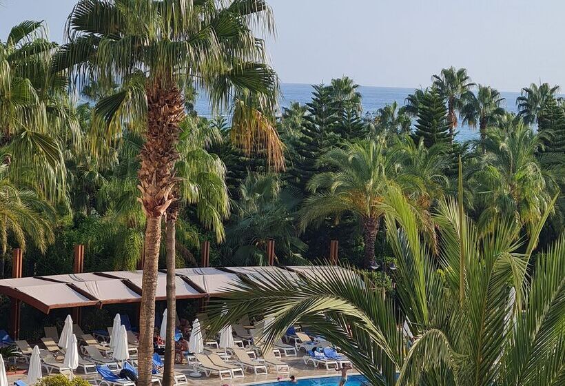 호텔 Saphir Resort & Spa