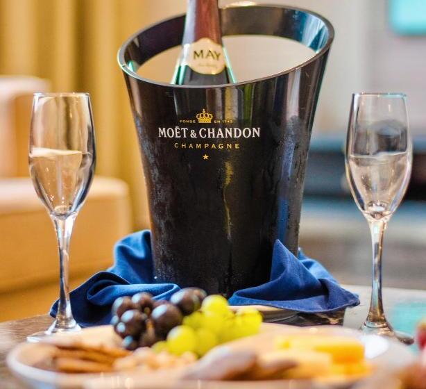 Dragon Hotel And Resort