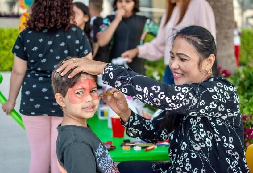 Dragon Hotel And Resort