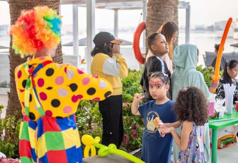 Dragon Hotel And Resort