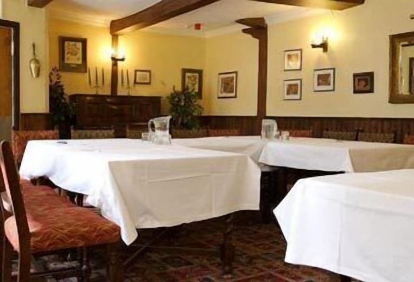 ホテル The Old Crown Coaching Inn