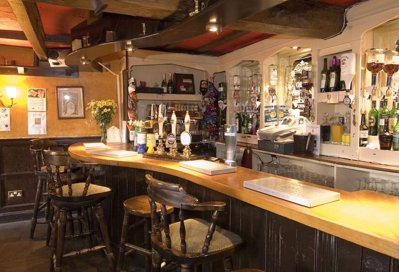 ホテル The Old Crown Coaching Inn