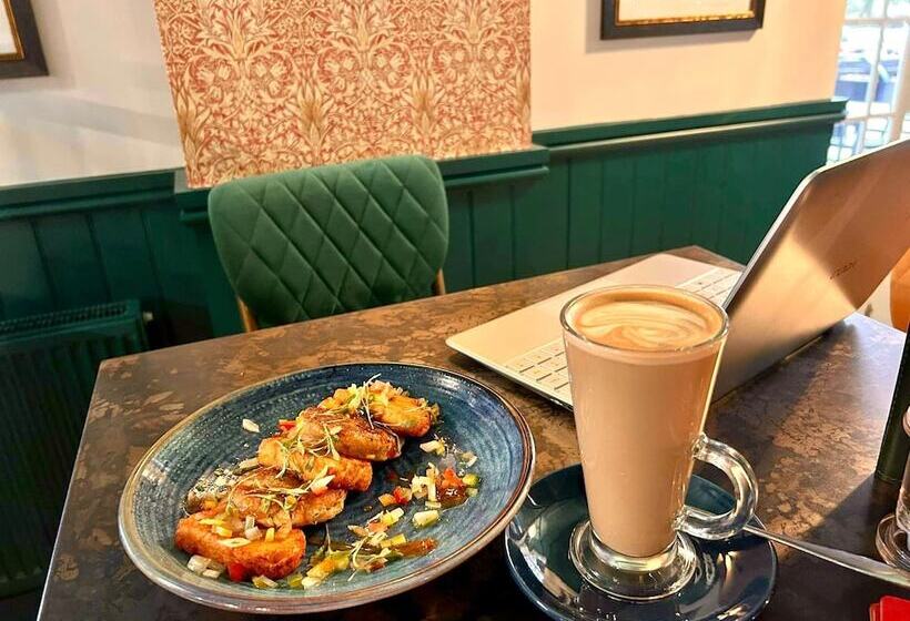 ホテル The Regency