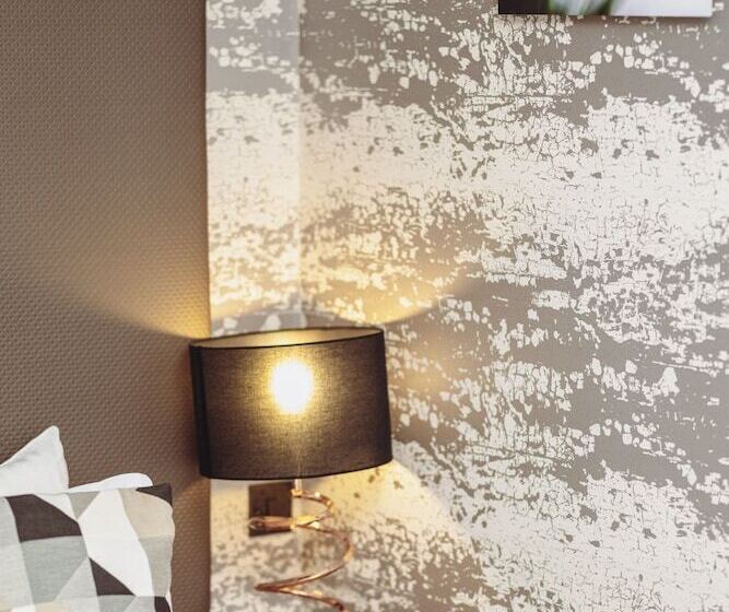 בית מלון כפרי The Tower Gastro Pub & Apartments