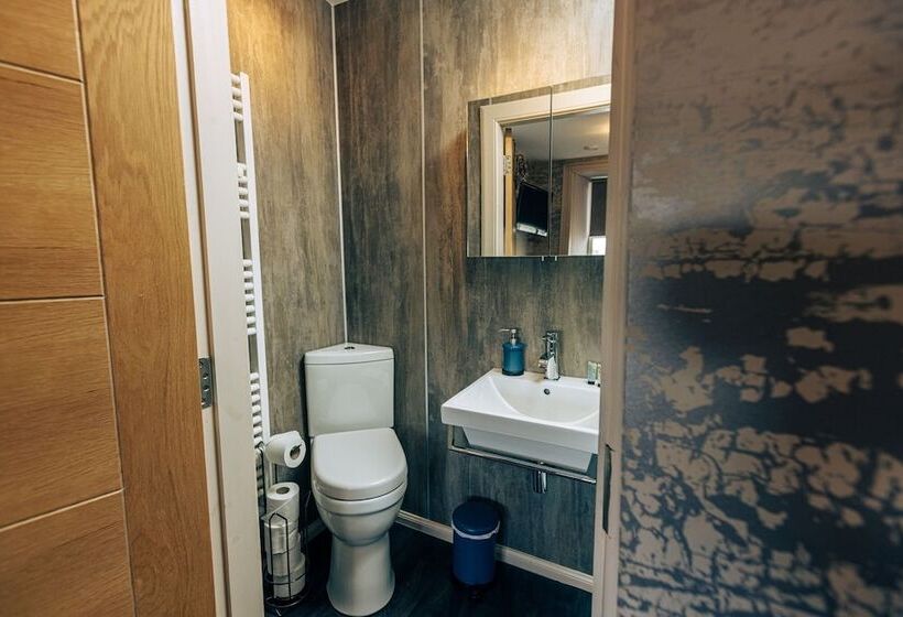 酒店 The Tower Gastro Pub & Apartments