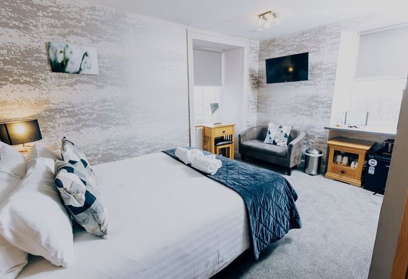 בית מלון כפרי The Tower Gastro Pub & Apartments