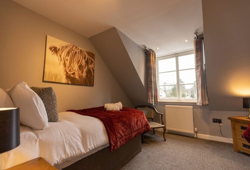 בית מלון כפרי The Tower Gastro Pub & Apartments