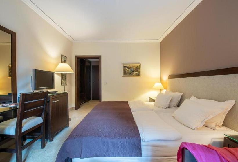 בית מלון כפרי Velina Spa