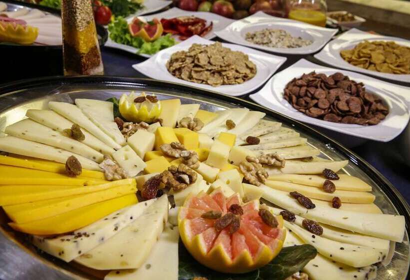 Housez Suites And Apartments Special Class