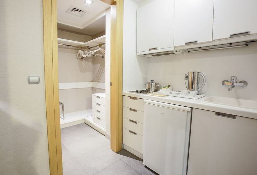 Housez Suites And Apartments Special Class