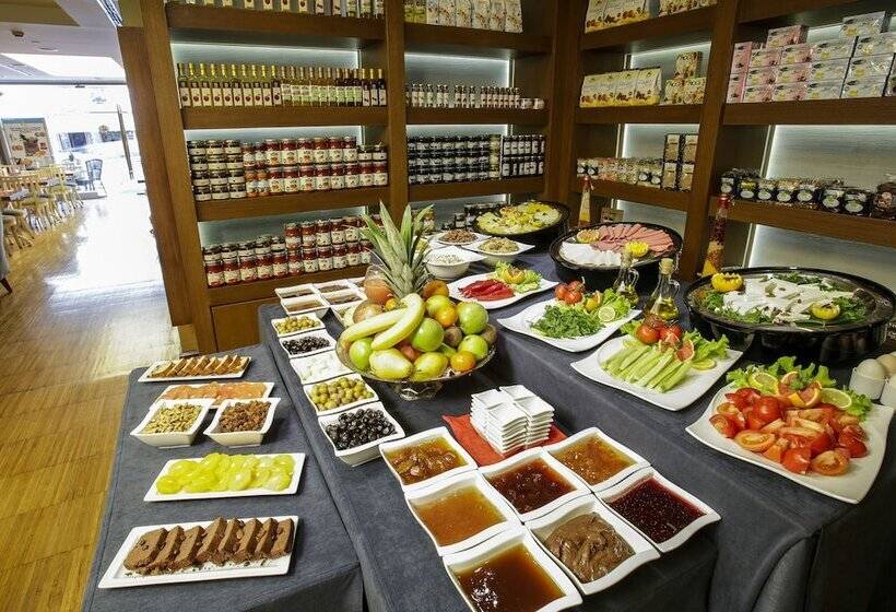 Housez Suites And Apartments Special Class