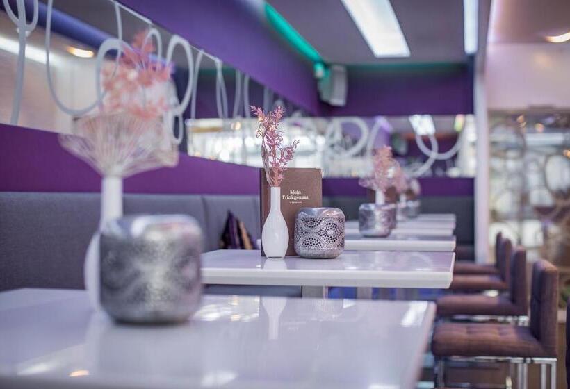 Iris Porsche Hotel & Restaurant