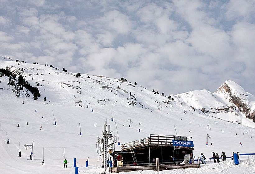 Apartamentos Jaca 3000