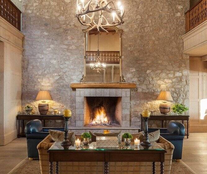 Santa Marina Arachova Resort & Spa