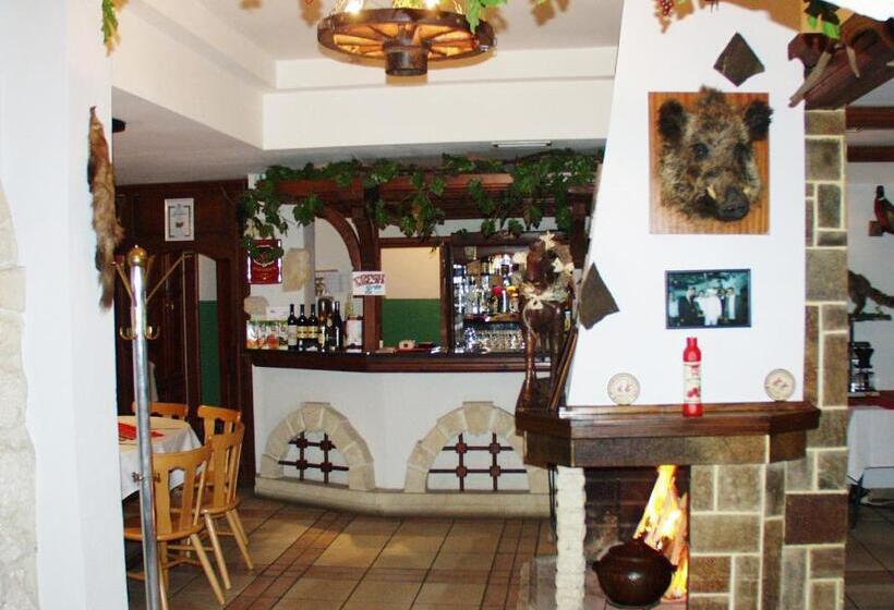 Victoria Hotel Borovets   Free Parking