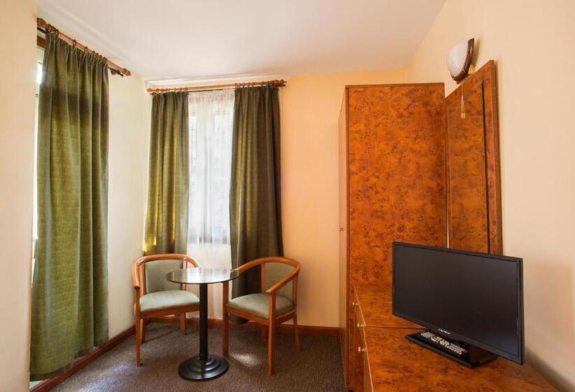 Victoria Hotel Borovets   Free Parking