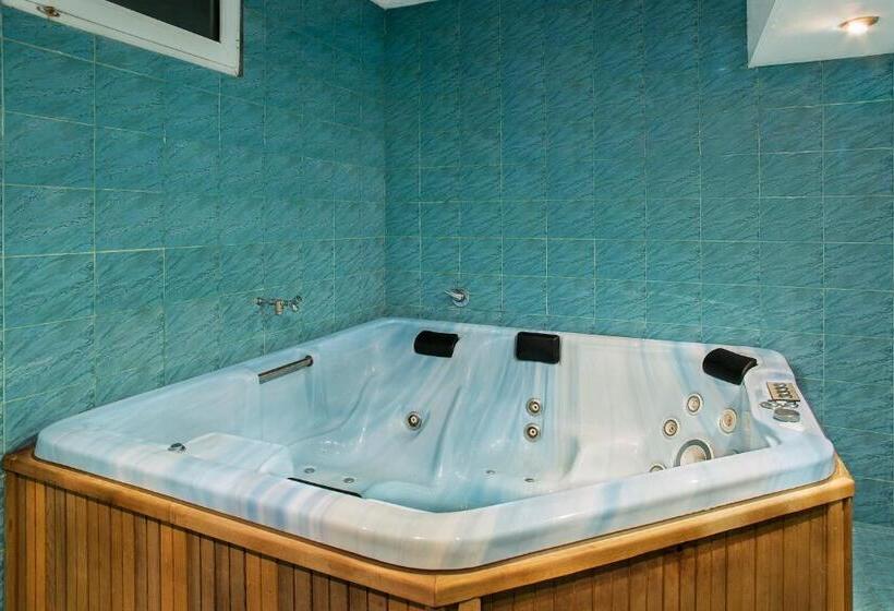 Victoria Hotel Borovets   Free Parking