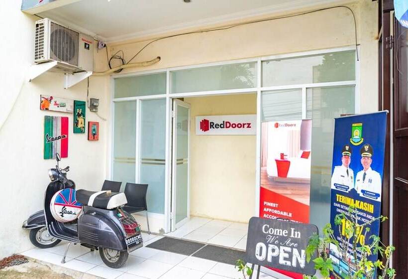 فندق Reddoorz Near Cbd Ciledug